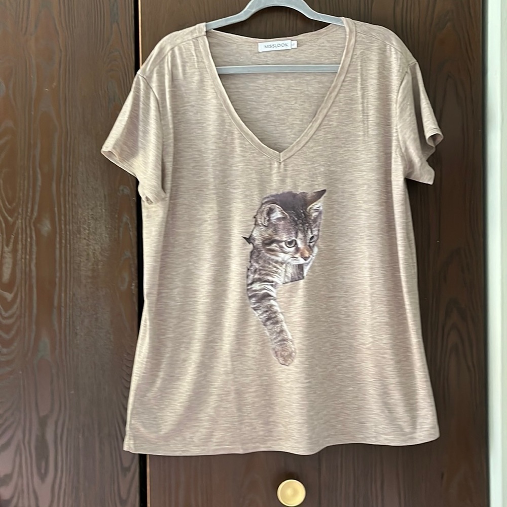 MissLook cocoa colored kitty short sleeve shirt. Size large or XL